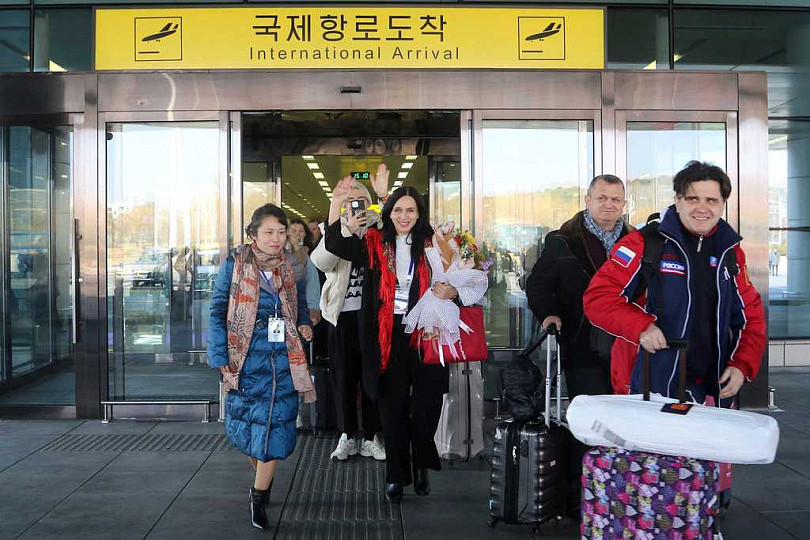 北韩疫情后首次开放“外籍旅行团”，近百战斗民族组团前往滑雪（组图） - 2