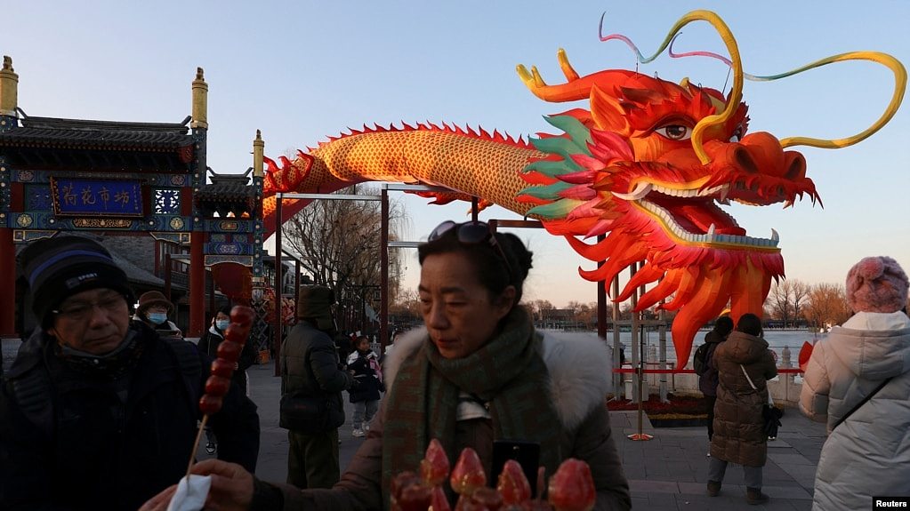 经济差年味更浓，龙年春节中国人普遍预期值“内卷“（图） - 1