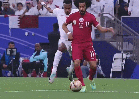 卡塔尔卫冕亚洲杯冠军，决赛中三判点球的马宁：中国足球裁判实现了小目标（组图） - 4