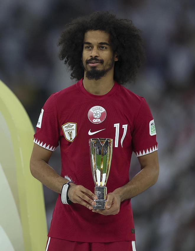 卡塔尔卫冕亚洲杯冠军，决赛中三判点球的马宁：中国足球裁判实现了小目标（组图） - 7
