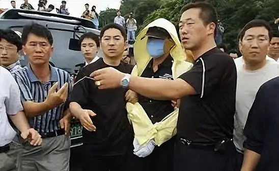 韩国版开膛手杰克，专挑性工作者和富人下手，烹食受害者吃其内脏（组图） - 7