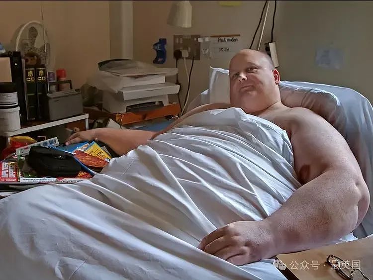 英国医生的噩梦：他体重890斤创世界纪录，曾被美国女疯狂求爱，医院建议：死后拉屠宰场（组图） - 11