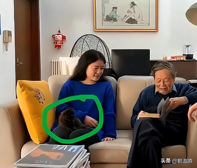 102岁杨振宁携翁帆北京过年，院子种满玫瑰（组图） - 2
