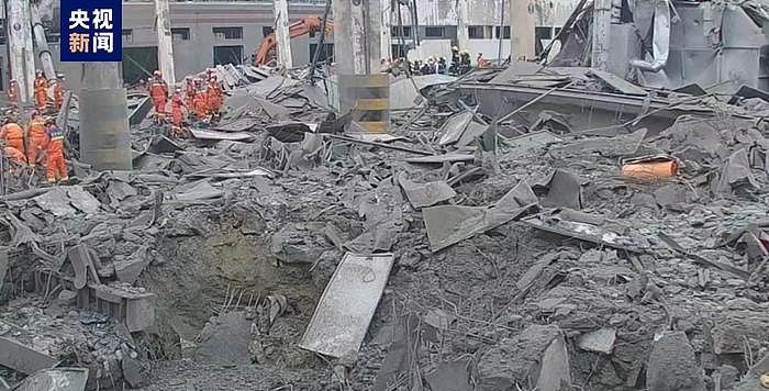 江苏工厂凌晨爆炸致3死13伤2失踪，现场如废墟，附近公司玻璃震碎（组图） - 1