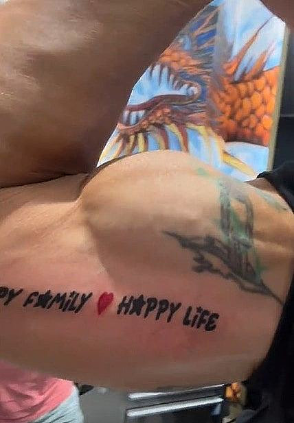 吴尊与家人在澳洲过节，在当地用纹身“Happy family Happy life”献礼家人获赞（组图） - 4