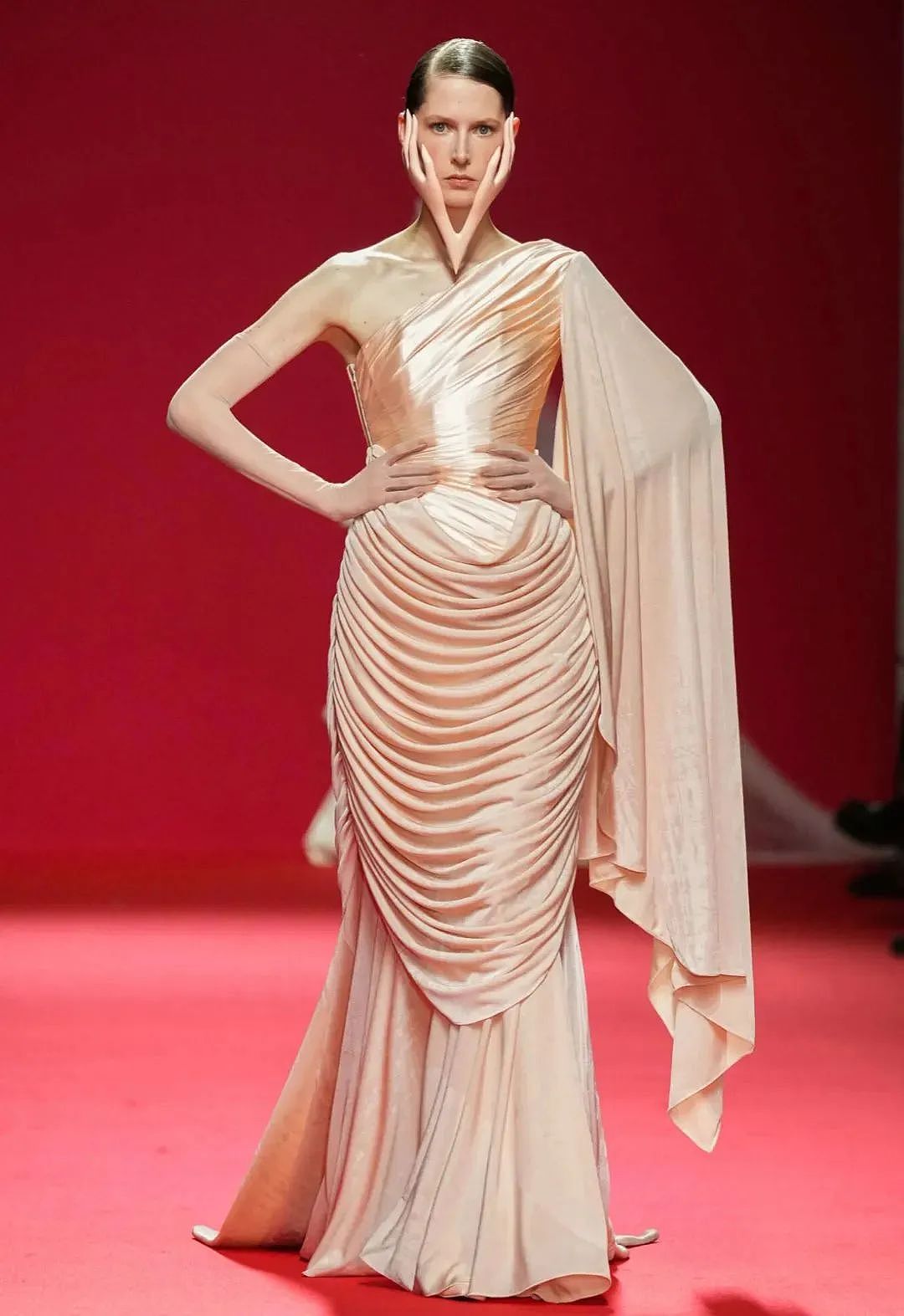中式恐怖美学！中国设计师用“泣血新娘”，惊艳巴黎时尚圈（组图） - 6