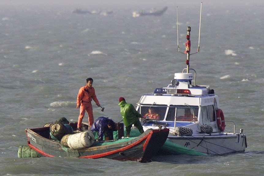 大陆海警强行登检台湾观光船吓坏乘客，金夏海域紧张局势再度升级（组图） - 1