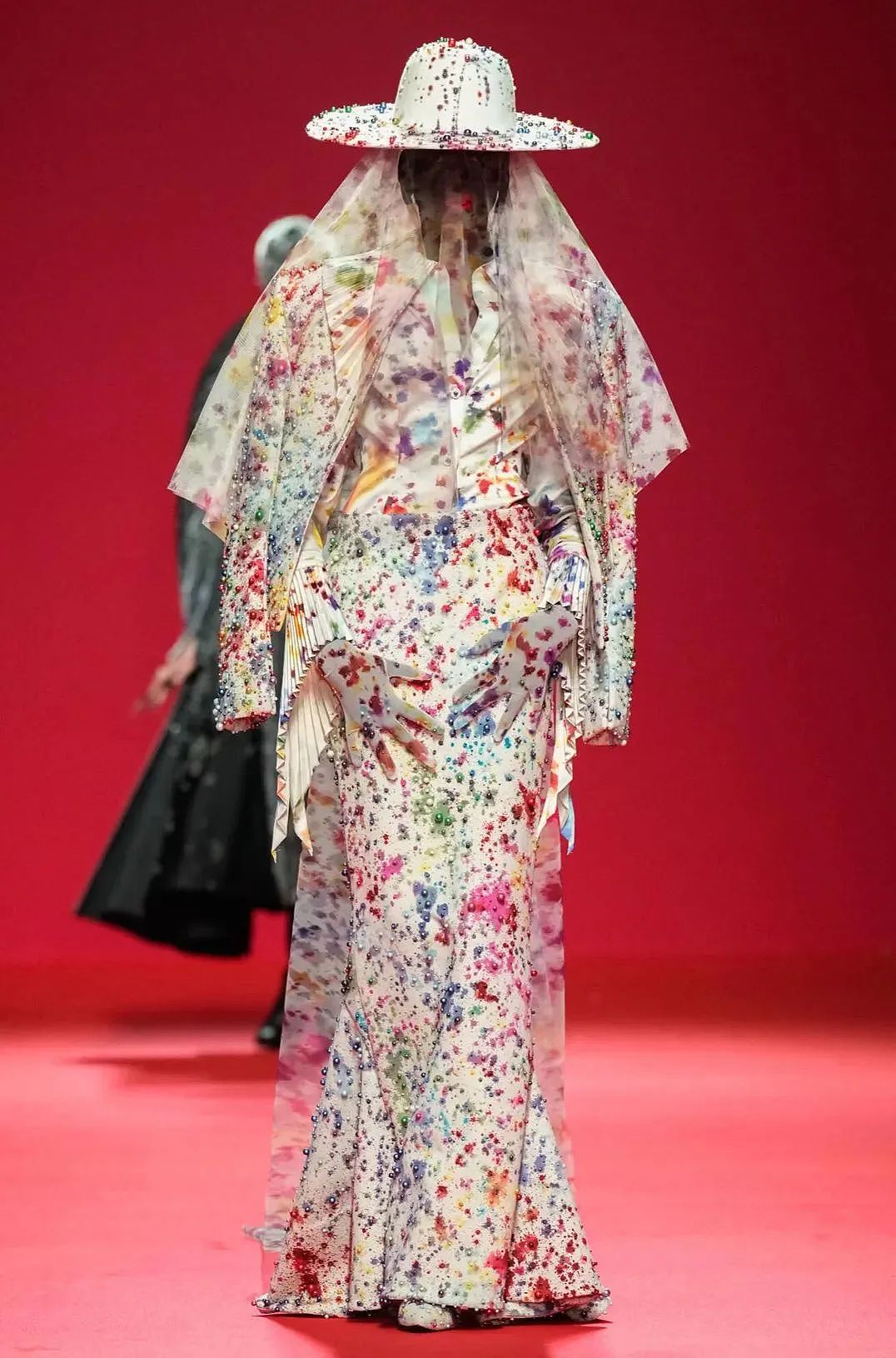 中式恐怖美学！中国设计师用“泣血新娘”，惊艳巴黎时尚圈（组图） - 14
