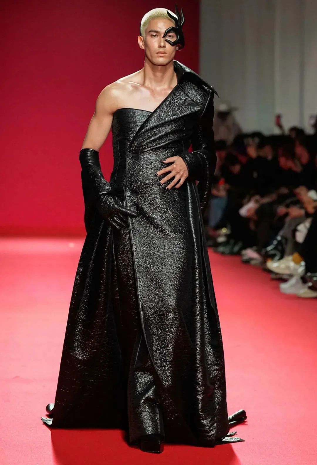 中式恐怖美学！中国设计师用“泣血新娘”，惊艳巴黎时尚圈（组图） - 16