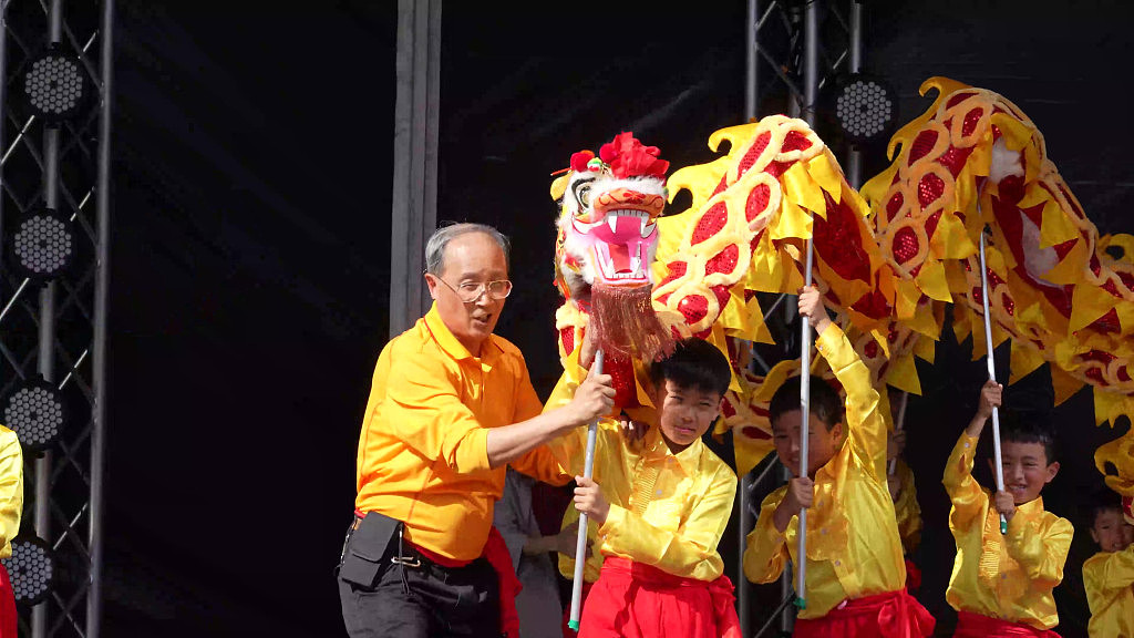 ​庆祝龙年雪梨南北演出，中华文化学校贺年表演（组图） - 3