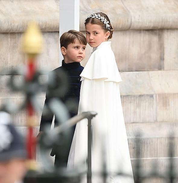 8岁夏洛特公主“称雄”，能约束哥哥和弟弟，她很懂皇家规则（组图） - 2