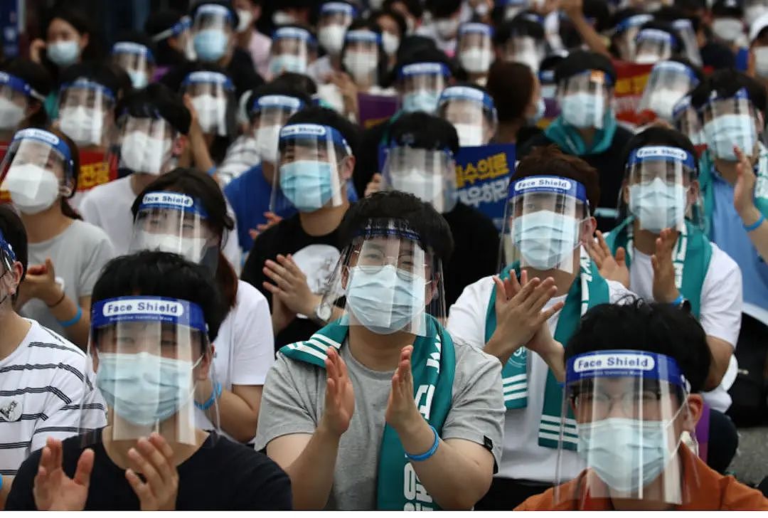 韩国医疗系统要崩？！一半医生辞职罢工，手术推迟，癌症病人慌到上网求助...（组图） - 9