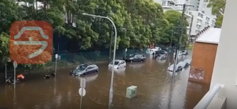 悉尼华人区暴雨成“汪洋大海”，洪水围困触目惊心！“阳台变泳池！”不少华人家宅进水！3小时雷击7.5万次4人躲树下烧伤（组图） - 6