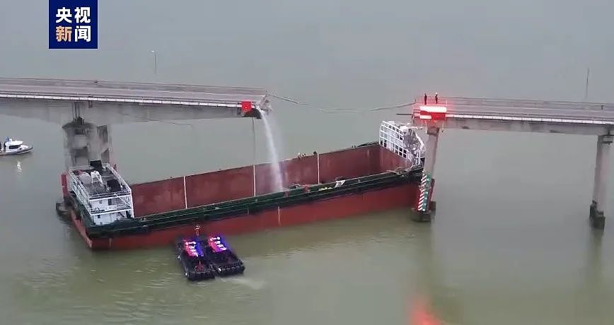 5人遇难！广州一大桥被船只撞断，4车坠落水中，包括一辆公交车（视频/组图） - 9