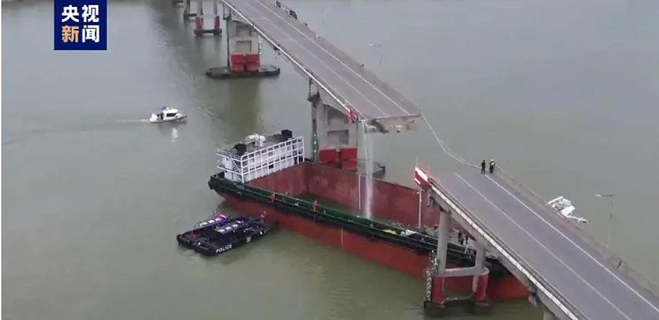 广州沥心沙大桥被撞完整影片曝光！5车10分钟内从断裂处直冲而下（视频/组图） - 10