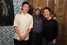好莱坞华裔女影星现身多伦多！在“家乡菜”馆疯狂干饭，最爱吃…（组图）