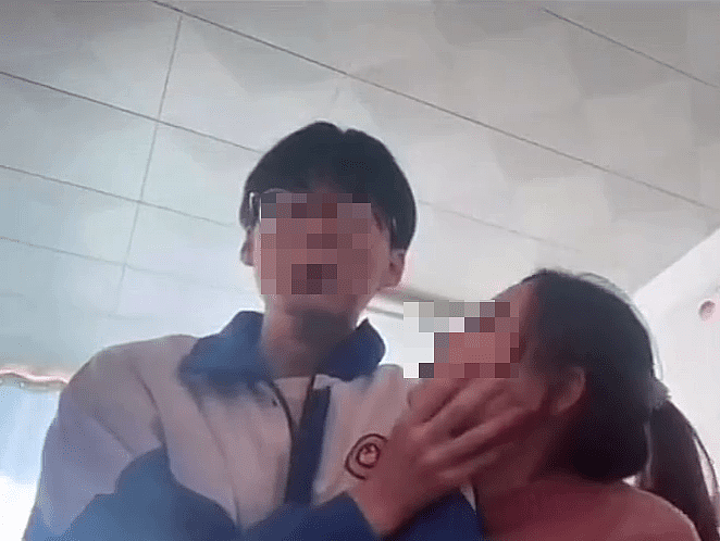 “女老师激吻学生”视频疯传！河北校方称查无此人，网友：就是我班主任（组图） - 2