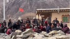 四川水坝工程影响古寺庙2000人家园，外媒：近百名藏民抗议后被捕（组图）