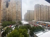 南京火灾同幢幸存者：重新住进去提心吊胆，楼下很多声音（组图）
