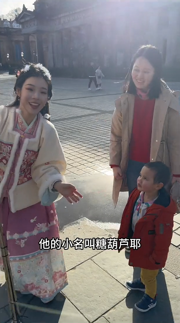 文化输出不要停！95后中国女孩英国讲解亲手制作的糖葫芦（视频/组图） - 3