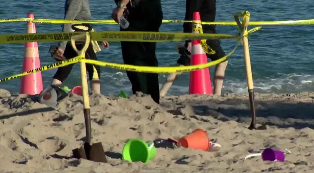 致命假期！女孩在沙滩上玩，下一秒被活埋... 罪魁祸首是它（组图） - 2