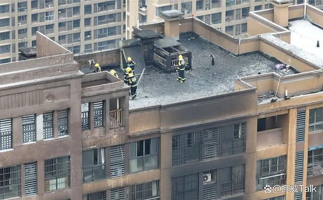 南京火灾15条人命，高层住户被架着烤（组图） - 3