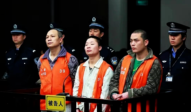 温州一警花被3名男子强奸后活埋，罪犯被抓捕后扬言：我是烈士之后（组图） - 1