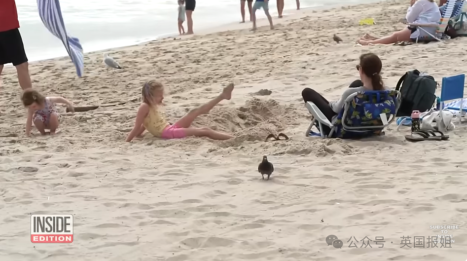 7岁女孩沙滩挖坑玩耍惨遭活埋！父母悲痛欲绝却被大骂：不值得同情（组图） - 14