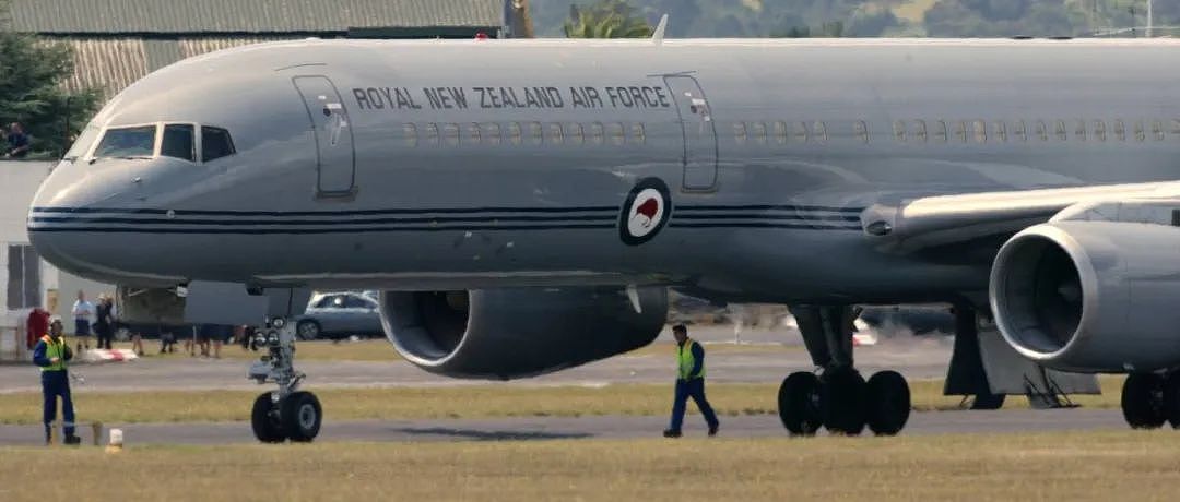 澳媒曝：新西兰总理的豪宅竟“无法住人”，下雨天还漏雨，光鲜背后都是泪…（组图） - 29