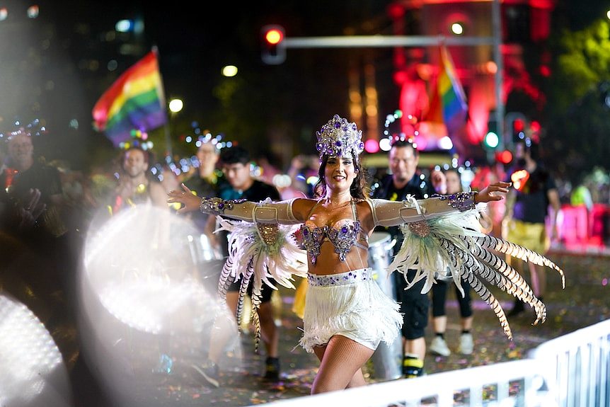 悉尼同性恋大游行吸引数万人（组图） - 1