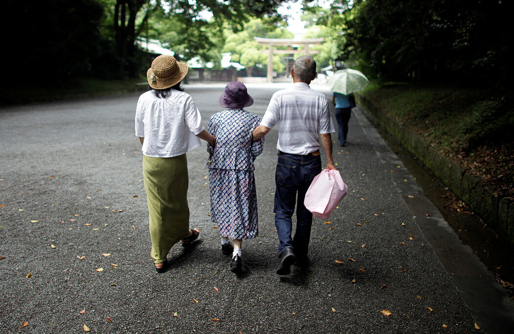面对低收入、不平等、人口危机，日本人为何“放弃了”（组图） - 4