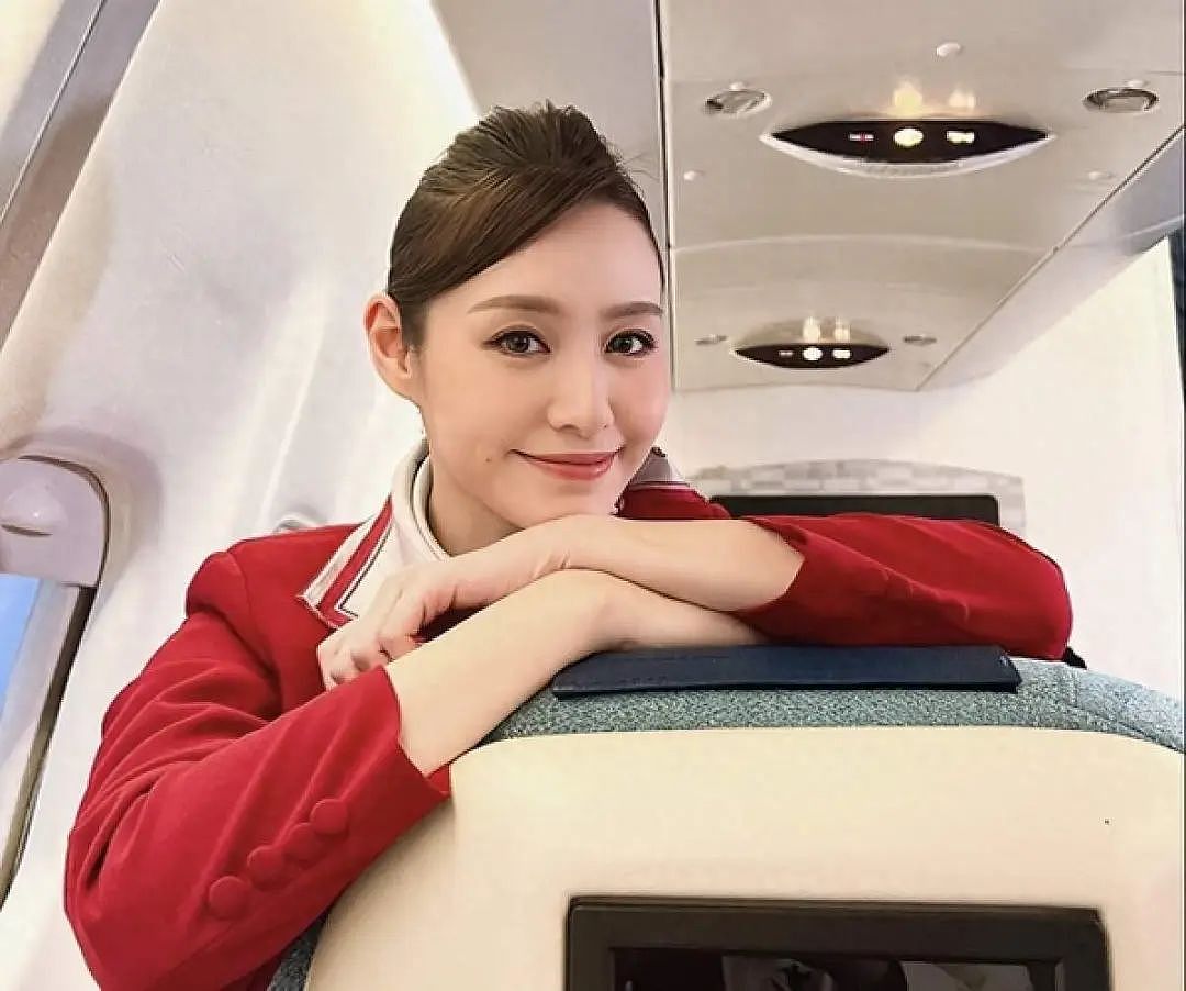 又一TVB美女宣布离巢！转行做空姐，因丰满身材被开价20万包养（组图） - 1