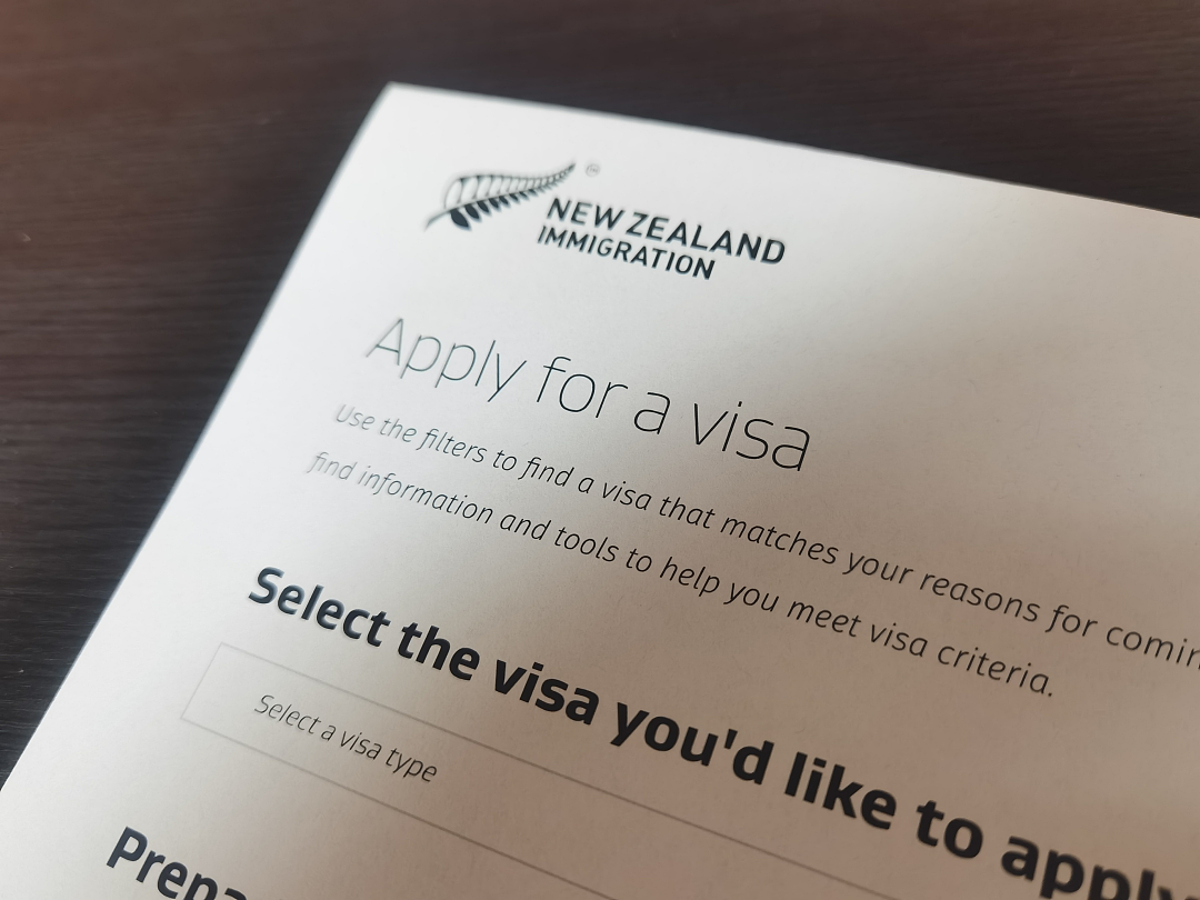 定了！新西兰移民部长：父母团聚签证或很快实施！中国申请者注意：2024年打工度假签申请即将开始（组图） - 1
