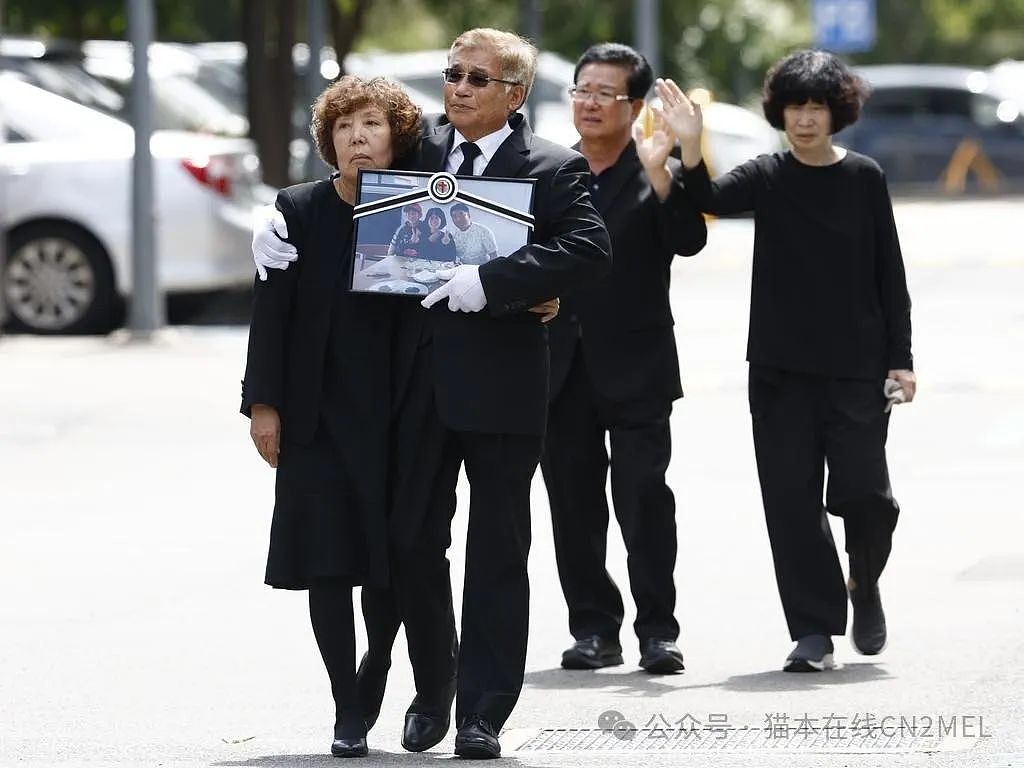 悉尼韩裔一家人被残忍灭门！葬礼今日举行 父母悲痛告别，白发人送黑发人（组图） - 7