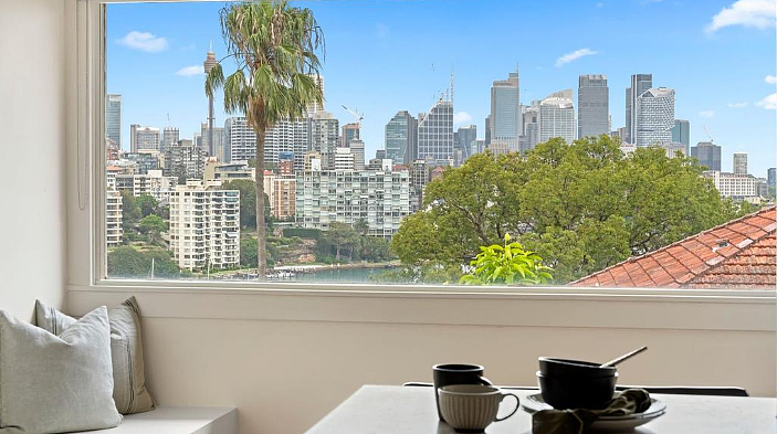 拍卖 | 悉尼东区Darling Point三居室公寓$336万成交，高出底价$46万！（组图） - 1
