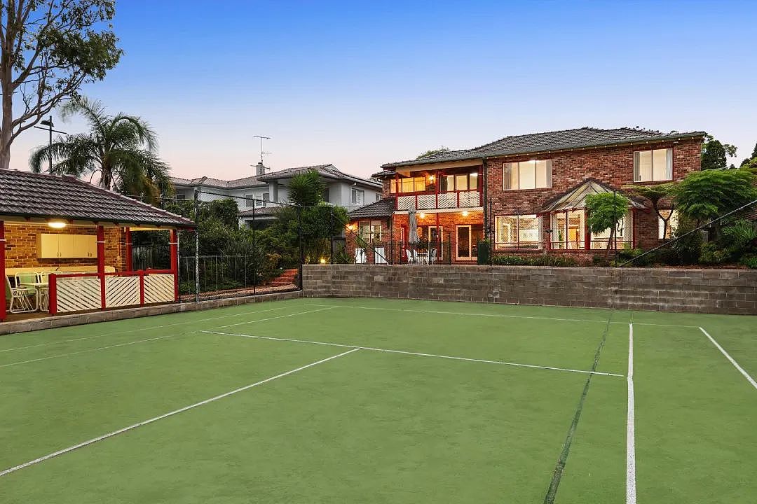 拍卖 | 带网球场！悉尼内西区Strathfield五房豪宅以$565万成交，四人参与竞拍（组图） - 5