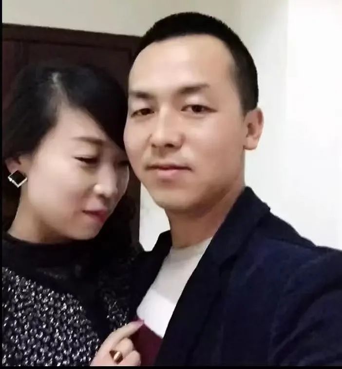 带偏瘫妻子跑车4年，他被全网盛赞，如今妻子去世：车上全是回忆，只剩我一人...（组图） - 4