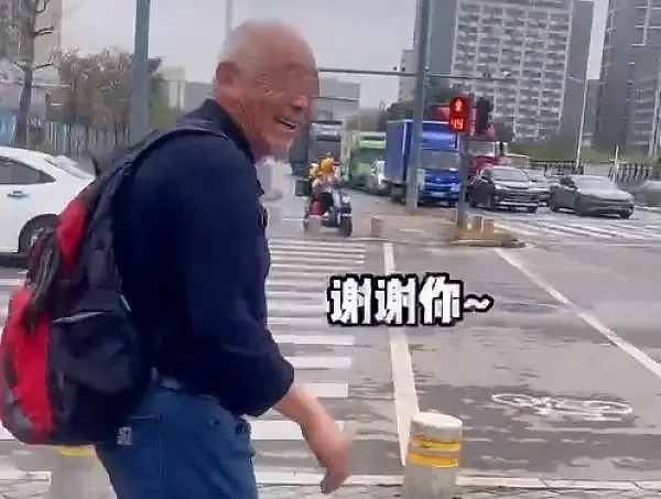 “走着去深圳北站”的爷爷被拘，爱心不能被愚弄（图） - 1