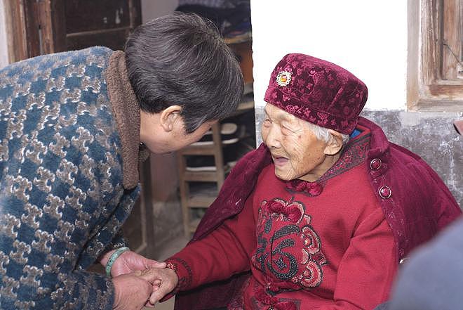 长寿老人迎来110岁生日：五代同堂！最大的孙子快70岁了（组图） - 1
