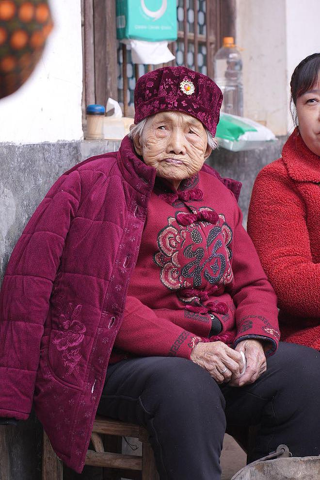 长寿老人迎来110岁生日：五代同堂！最大的孙子快70岁了（组图） - 4