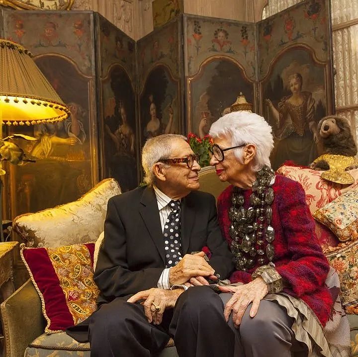 【时尚】102岁最时尚奶奶去世！网友：相比2000多件高定，我更羡慕她的爱情（组图） - 31