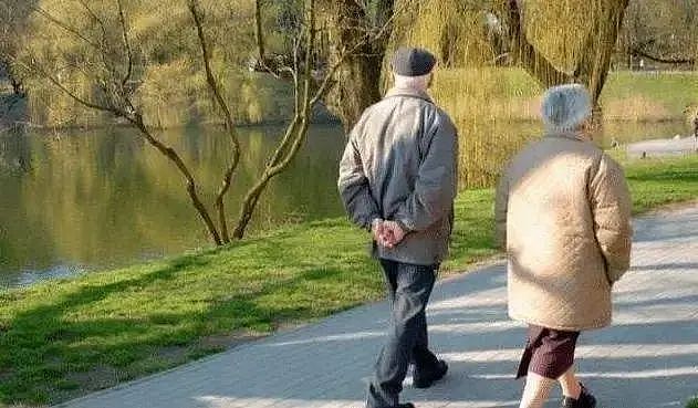 退休医生坦言：多走路和多睡觉对身体好，而坚持2件小事或会长寿（组图） - 9