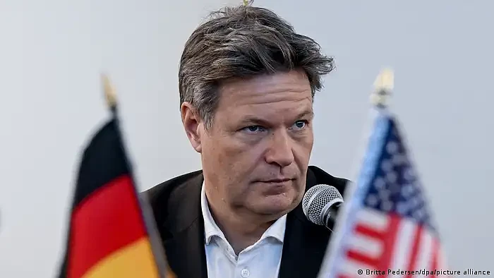 德国经济部长：如果被迫选边，德国选美国（组图） - 2