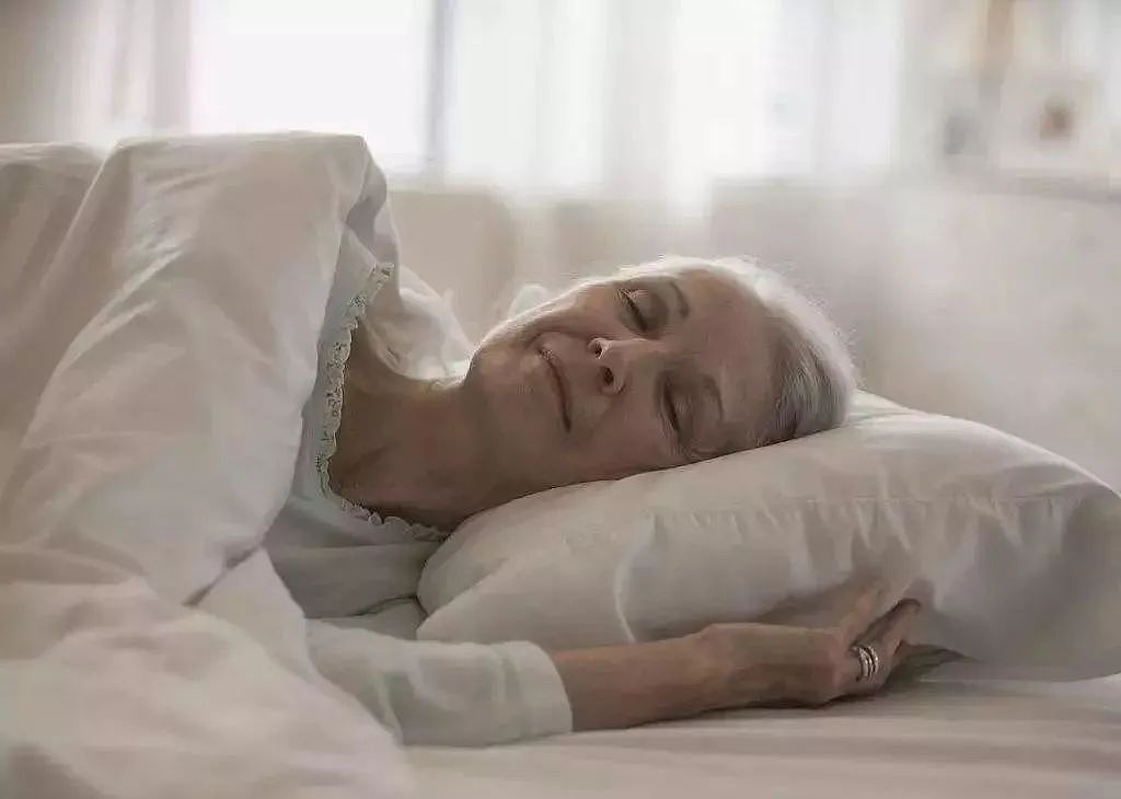 退休医生坦言：多走路和多睡觉对身体好，而坚持2件小事或会长寿（组图） - 8