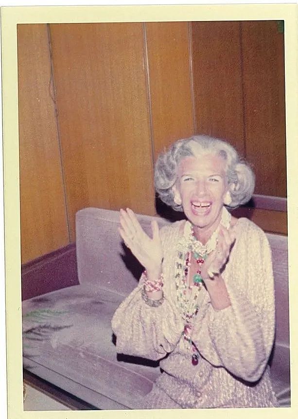 【时尚】102岁最时尚奶奶去世！网友：相比2000多件高定，我更羡慕她的爱情（组图） - 23