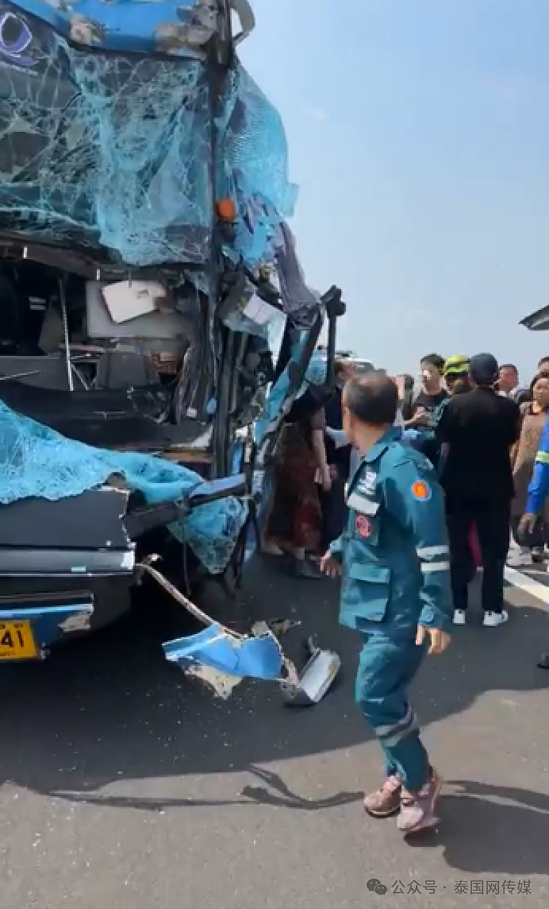 满载中国游客大巴在泰国出事！近30人受伤，现场惨烈（组图） - 7
