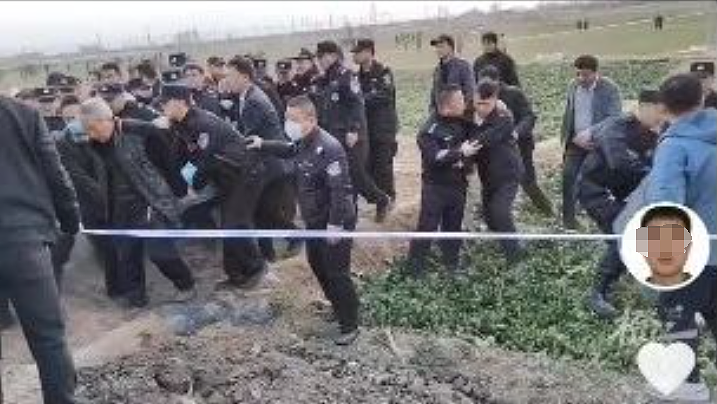 河北邯郸13岁少年遭三名同学杀害？寻人启事发布后不久发现遗体，证据是这样找到的（组图） - 3
