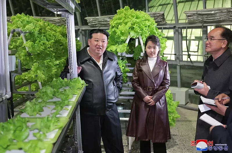 金正恩携爱女巡农场！北韩官媒称她“伟大领导人“（组图） - 1