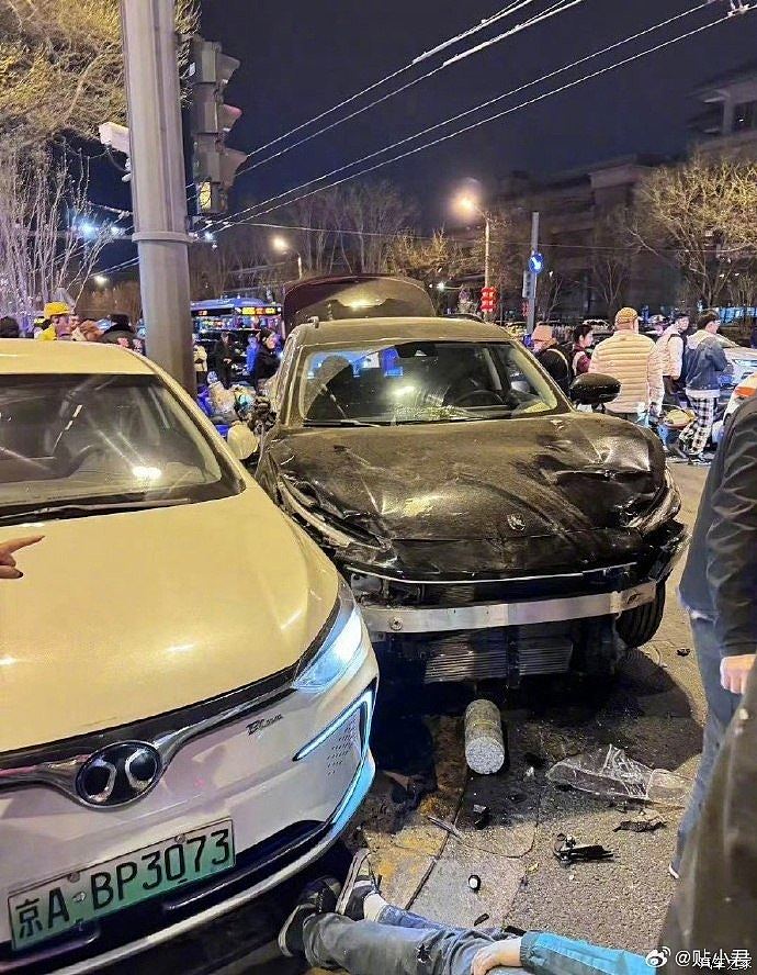 北京浙江辽宁同日发生私家车撞人严重车祸，至少共造成6死18伤（组图） - 1