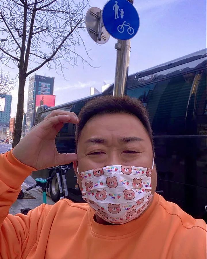 53岁韩国猛男一夜爆火，被中国网友捧为头像界顶流：太管用了（组图） - 17